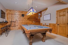 Rock Lodge Cabin by Taylor Made Deep Creek