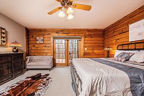 Rock Lodge Cabin by Taylor Made Deep Creek