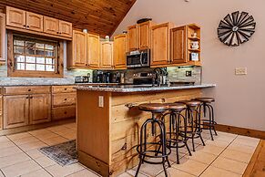 Rock Lodge Cabin by Taylor Made Deep Creek