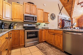 Rock Lodge Cabin by Taylor Made Deep Creek