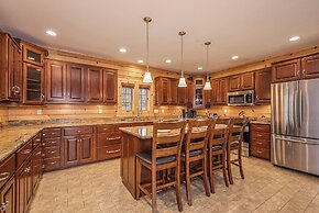 Rockledge Manor by Taylor Made Deep Creek