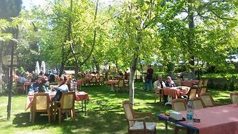 Muhtarın Yeri Et Restoran & Otel