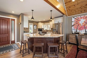 Ski to Shore Chalet by Taylor Made Deep Creek
