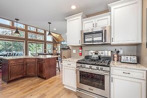 Ski to Shore Chalet by Taylor Made Deep Creek