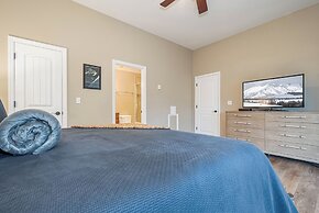 Ski to Shore Chalet by Taylor Made Deep Creek