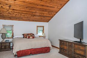 Slip Away Chalet by Taylor Made Deep Creek