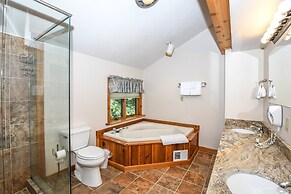Slip Away Chalet by Taylor Made Deep Creek