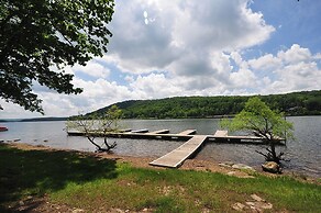 Slip Away Chalet by Taylor Made Deep Creek