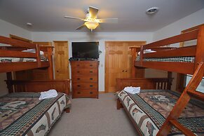 Sparky's Lodge by Taylor Made Deep Creek