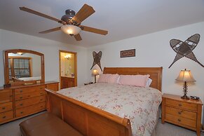 Sparky's Lodge by Taylor Made Deep Creek