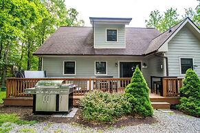 Sparky's Lodge by Taylor Made Deep Creek
