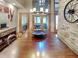 Stone Mountain Vista by Taylor Made Deep Creek