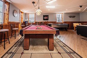 Sunkissed Lodge by Taylor Made Deep Creek