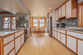 Sunkissed Lodge by Taylor Made Deep Creek