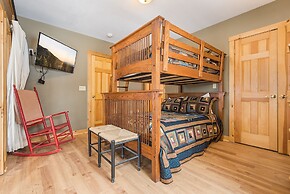 Grand Chestnut Lodge