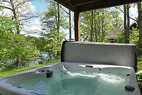 Toasted Marshmallow Lodge