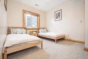 Valley Lodge by Taylor Made Deep Creek