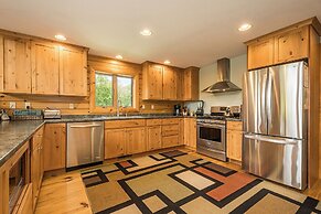 Valley Lodge by Taylor Made Deep Creek