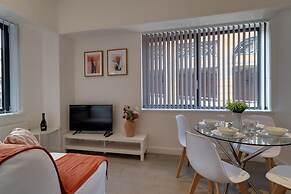 Stunning 1-bed Apartment in the Heart of Slough