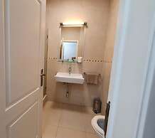 Lagos Main Avenue Studio With Marina View Balcony