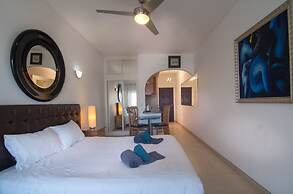 Lagos Main Avenue Studio With Marina View Balcony