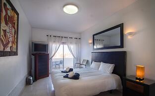 Lagos Main Avenue Studio With Marina View Balcony