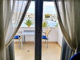 Lagos Main Avenue Studio With Marina View Balcony