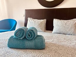 Lagos Main Avenue Studio With Marina View Balcony