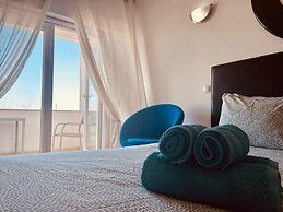 Lagos Main Avenue Studio With Marina View Balcony