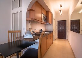 Lagos Main Avenue Studio With Marina View Balcony