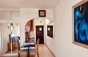 Lagos Main Avenue Studio With Marina View Balcony