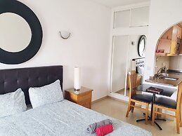 Lagos Main Avenue Studio With Marina View Balcony