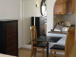 Lagos Main Avenue Studio With Marina View Balcony