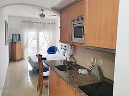Lagos Main Avenue Studio With Marina View Balcony