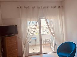 Lagos Main Avenue Studio With Marina View Balcony
