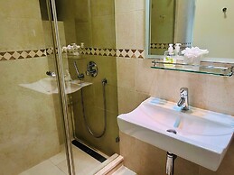 Lagos Marina View Apartment Near Beaches and Shops