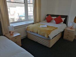 Fun 4-bed Apartment in Birmingham Central