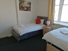 Fun 4-bed Apartment in Birmingham Central