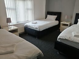 Fun 4-bed Apartment in Birmingham Central