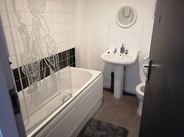 Fun 4-bed Apartment in Birmingham Central