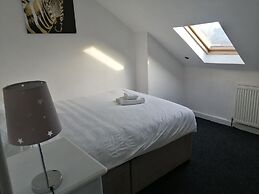 Fun 4-bed Apartment in Birmingham Central