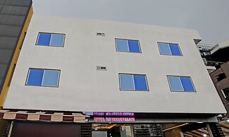 Treebo Jayshree Palace C21 Business Park