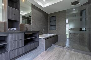 Modern 3 Bedroom Pool Villa MS24