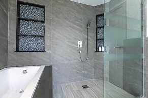 Modern 3 Bedroom Pool Villa MS24