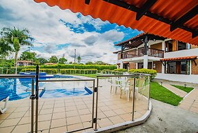 Sol y Luna Country House in Quindo