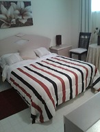 La Petite Maison Chaleureuse - bed and Breakfast 1 for Rent