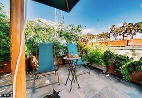 Luxury Art Apartment In Trastevere With Terrace