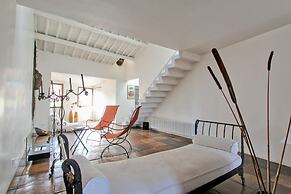 Luxury Art Apartment In Trastevere With Terrace