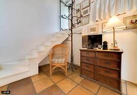 Luxury Art Apartment In Trastevere With Terrace