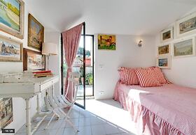 Luxury Art Apartment In Trastevere With Terrace